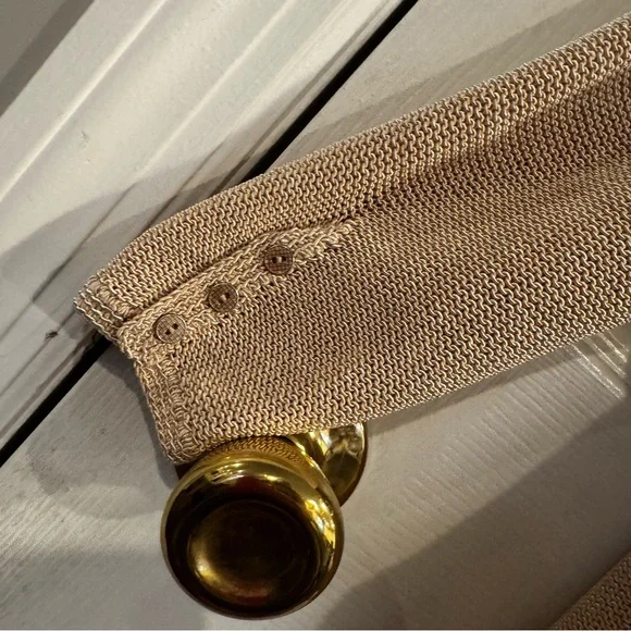 J.McLaughlin Camel Callum V-Neck Sweater Classic Quiet Luxury Size Small - Picture 4 of 10